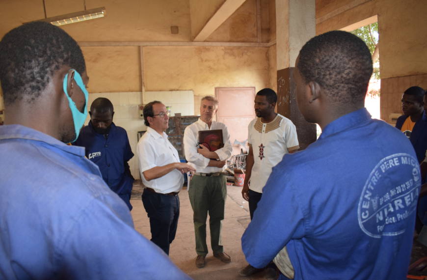 Visita del coordinador general de la Cooperación Española en Malí al Centro Père Michel de Bamako