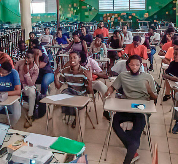 Formación en inserción laboral y emprendimiento a jóvenes de escuelas técnicas en Haití