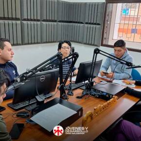 py_aviles-radio py_aviles-radio